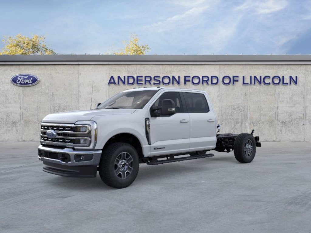 New 2025 Ford Chassis Cab F-350 Lariat TRUCK