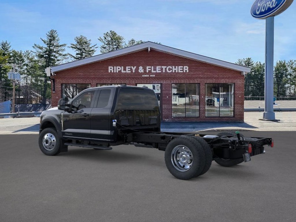 New 2026 Ford Super Duty F-550 DRW XLT XLT 4WD SuperCab 192 WB 84 CA