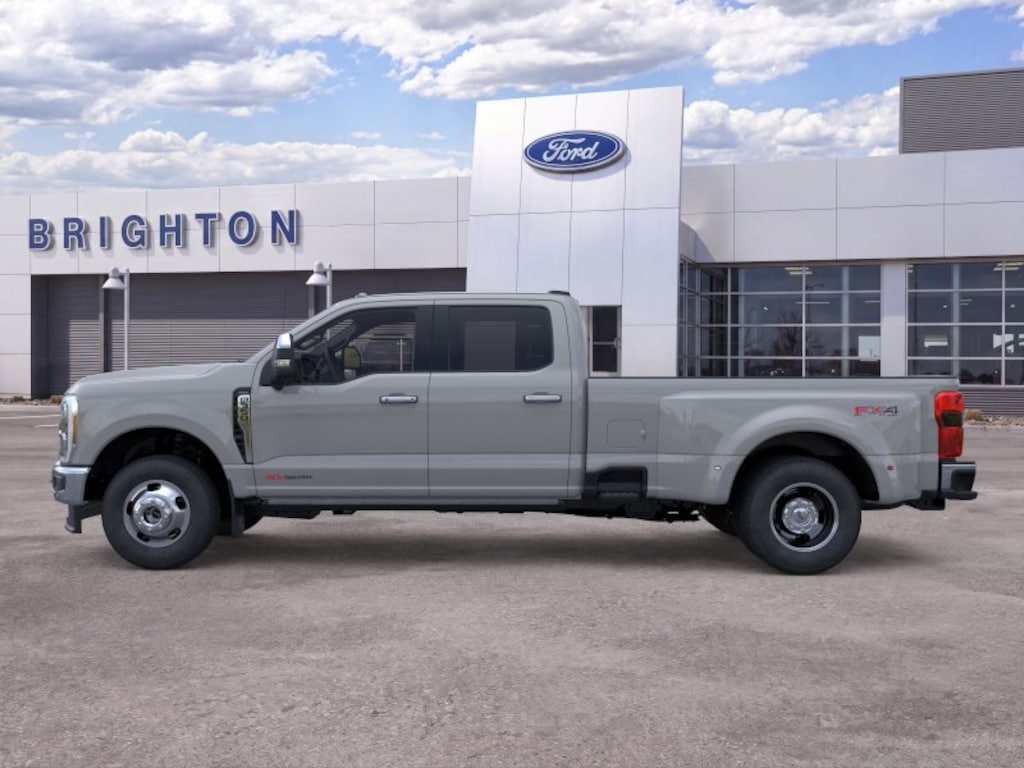 New 2026 Ford F-350SD Lariat Truck Crew Cab