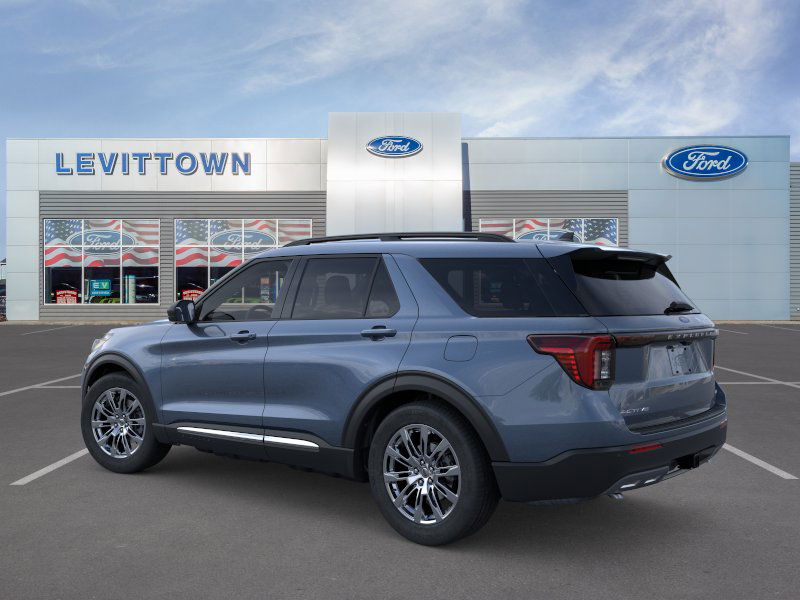 2025 Ford Explorer photo 3