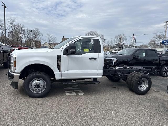 2026 Ford F-350 Super Duty Chassis Cab XL - Photo 14