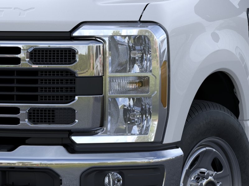 2025 Ford F-350 Super Duty Chassis Cab XL - Photo 30