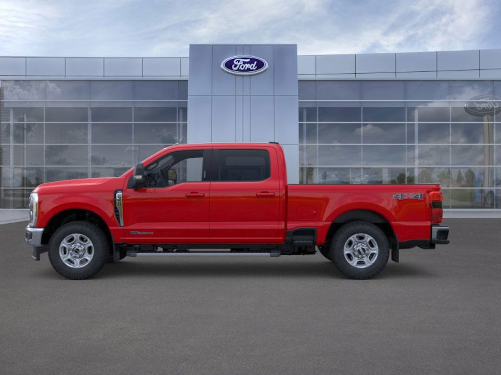 New 2026 Ford F-350 XLT Truck Crew Cab