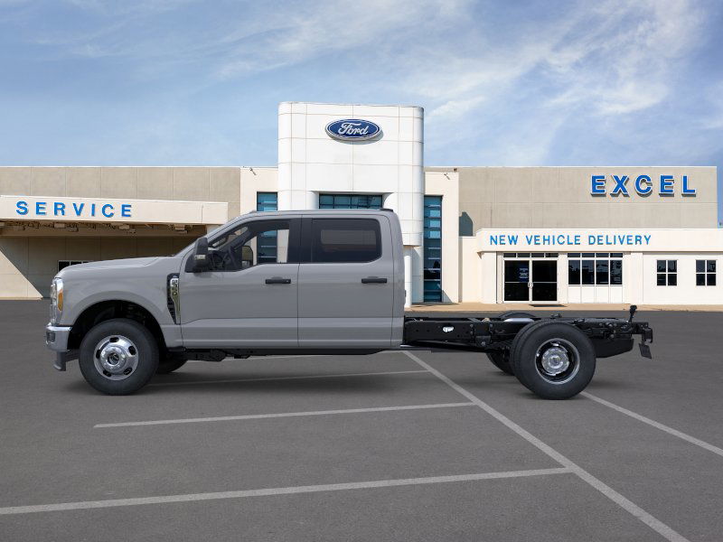 2026 Ford F-350 photo 2