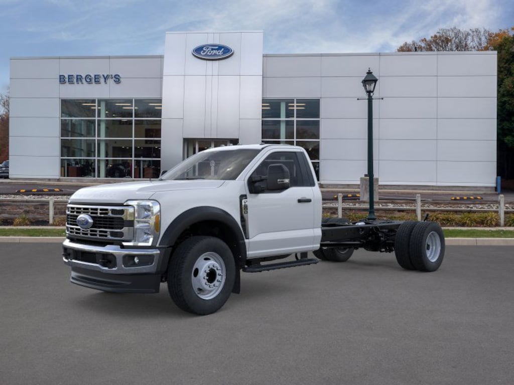 New 2025 Ford F-600SD XLT Chassis