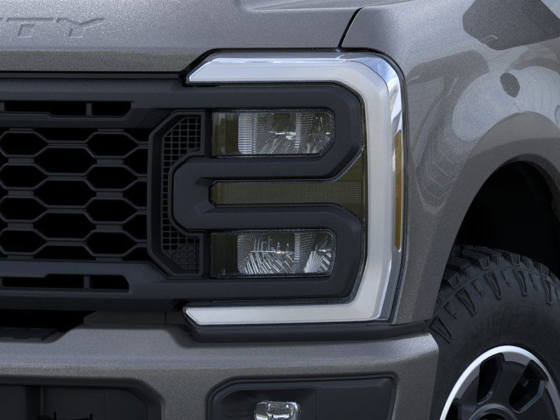 2025 Ford Econoline E-350 18