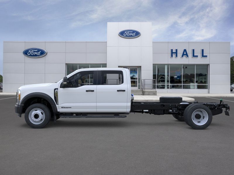 2025 Ford F-550 Super Duty Chassis Cab XL - Photo 3