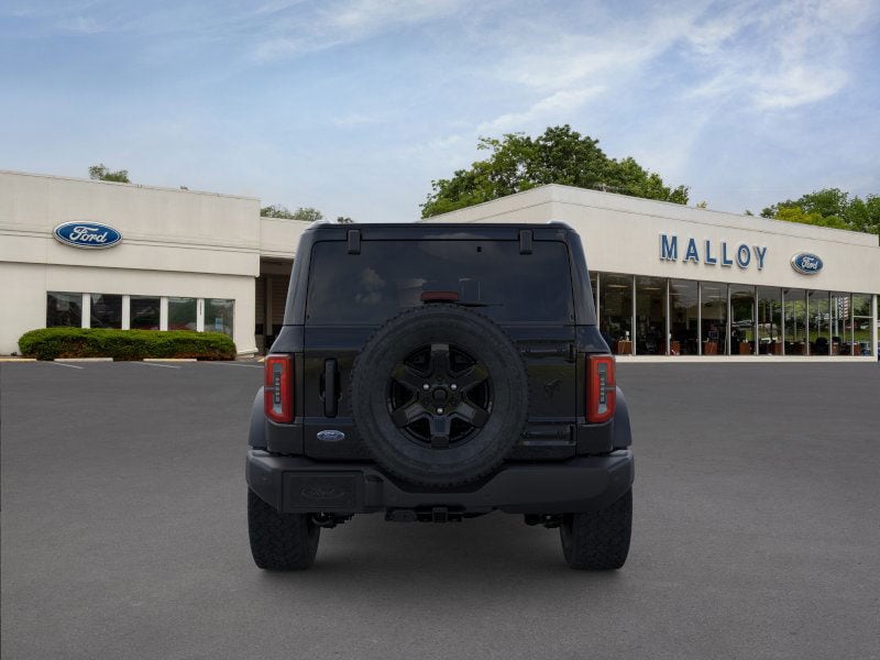 2025 Ford Bronco Outer Banks photo 4