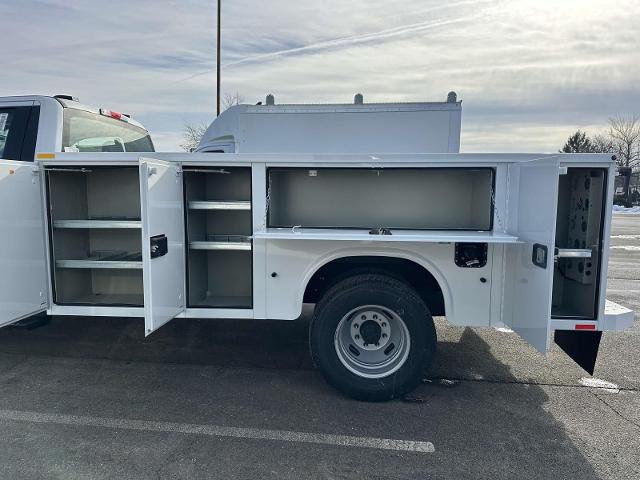 2024 Ford F-350 Super Duty Chassis Cab XL - Photo 30