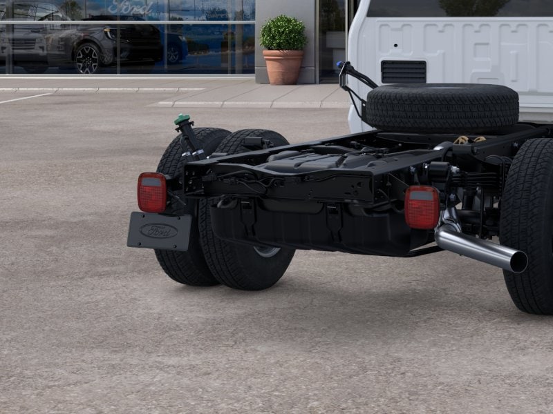 2025 Ford F-350 Super Duty Chassis Cab XL - Photo 44