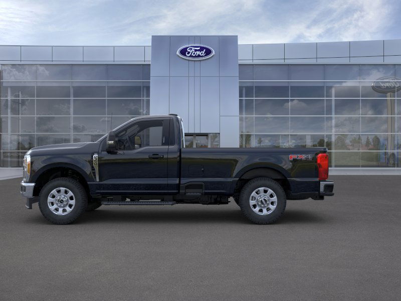 2025 Ford F-350 XLT photo 3