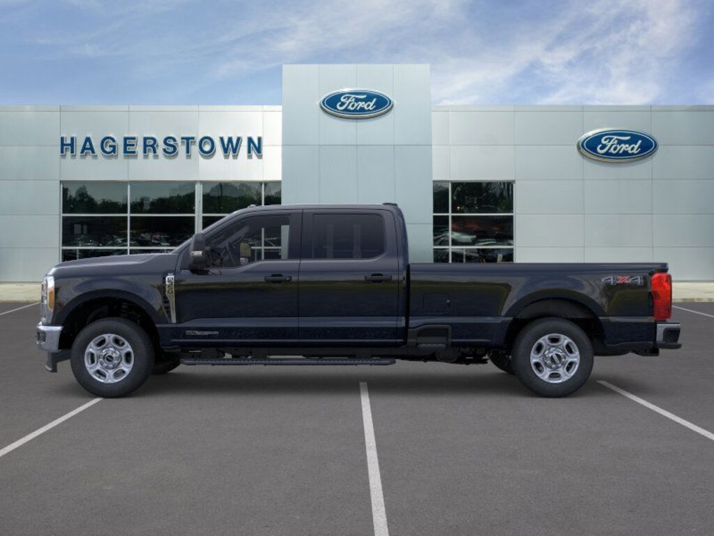 New 2026 Ford F-350 XLT Truck Crew Cab