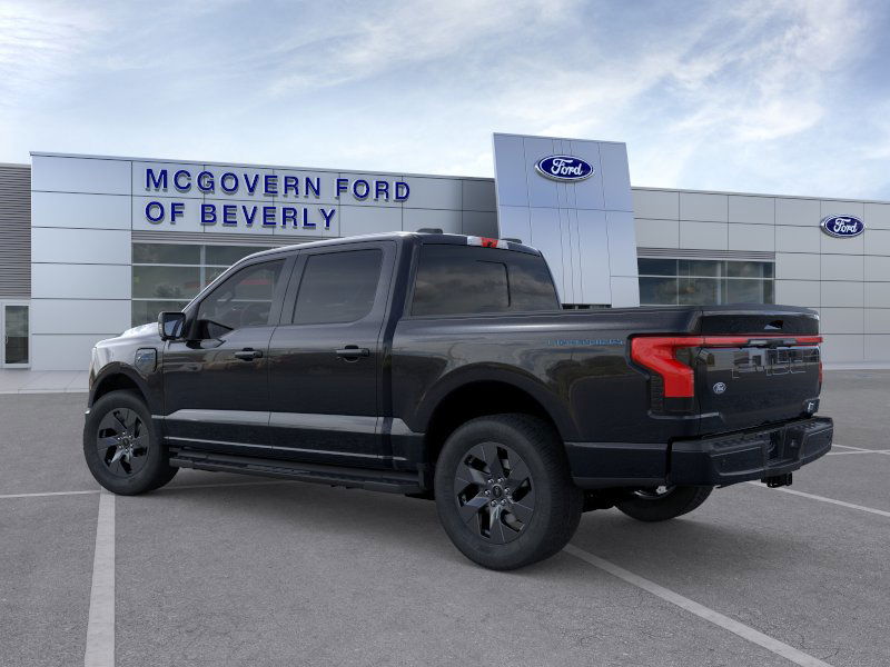 2025 Ford F-150 Lightning Lariat photo 4