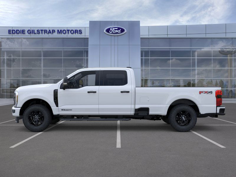 2025 Ford F-350 photo 3