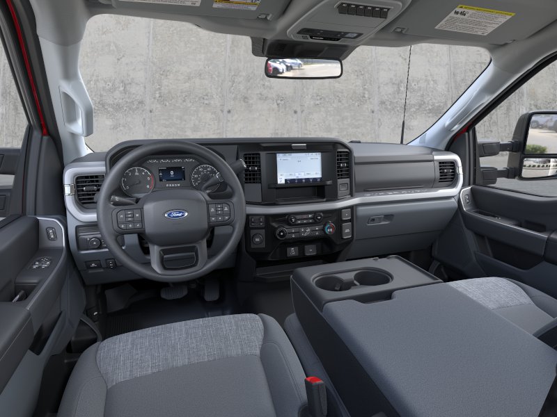 2025 Ford F-550 Super Duty Chassis Cab XLT - Photo 10