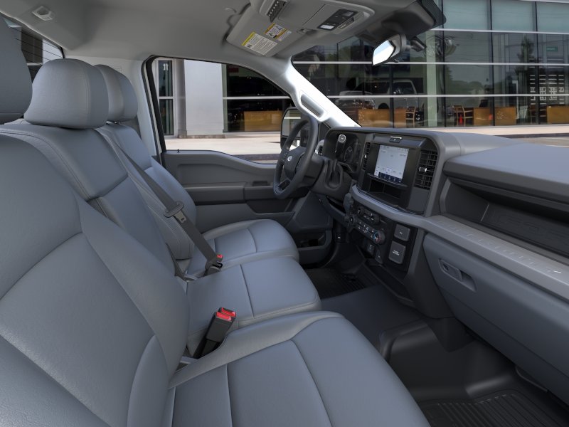 2025 Ford F-600 Super Duty Chassis Cab XL - Photo 33