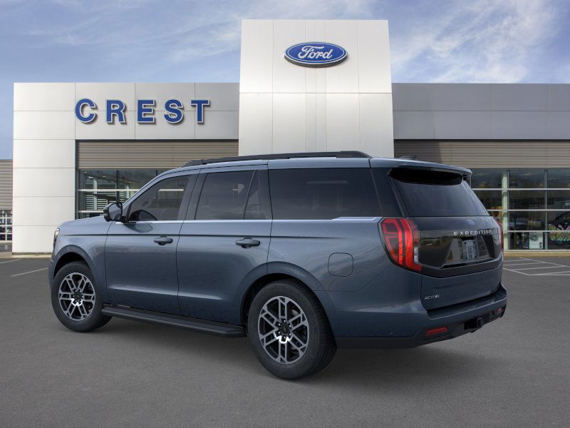 2025 Ford Expedition photo 2