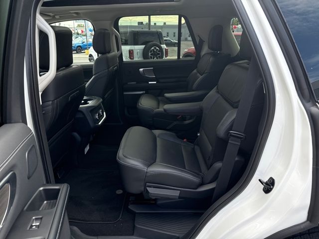 2025 Ford Expedition Platinum - Photo 38