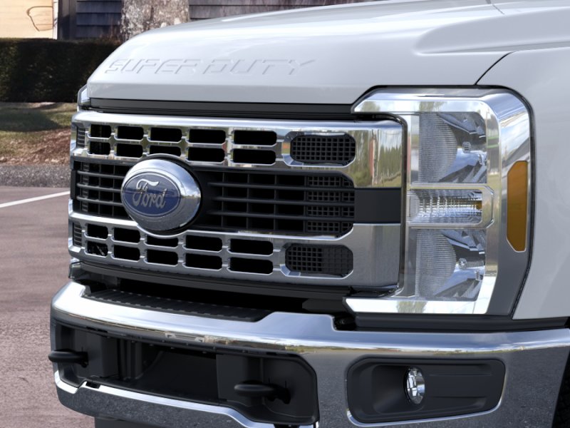 2025 Ford F-350 Super Duty Chassis Cab XLT - Photo 17