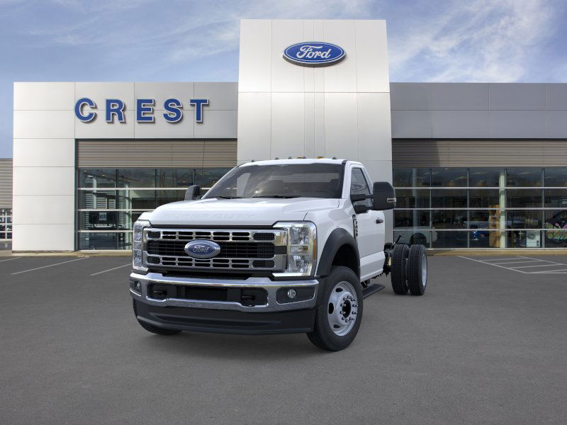 2025 Ford F-450 photo 2