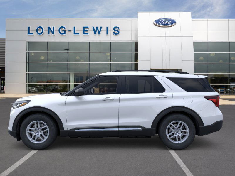 2025 Ford Explorer photo 2