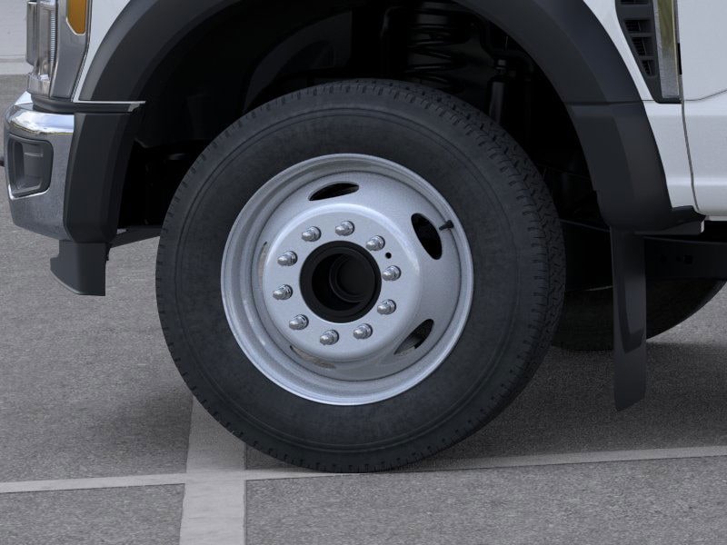 2025 Ford F-450 Super Duty Chassis Cab XL - Photo 29