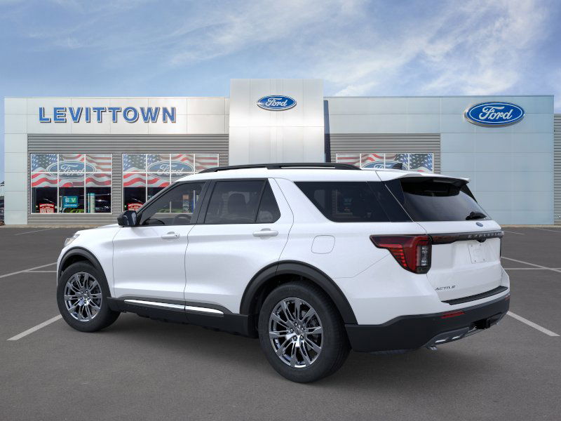 2025 Ford Explorer photo 4