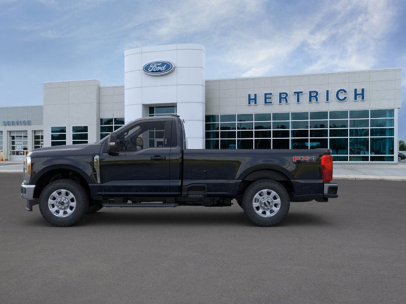 2025 Ford F-350 XLT photo 3