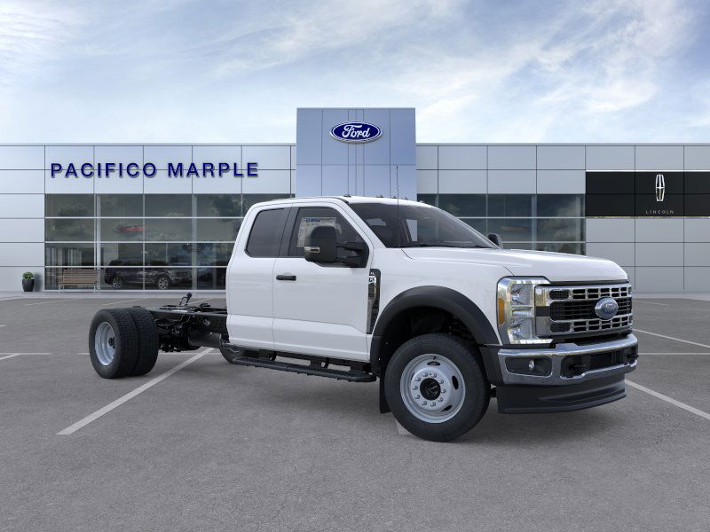2025 Ford F-450 Super Duty Chassis Cab XL - Photo 8
