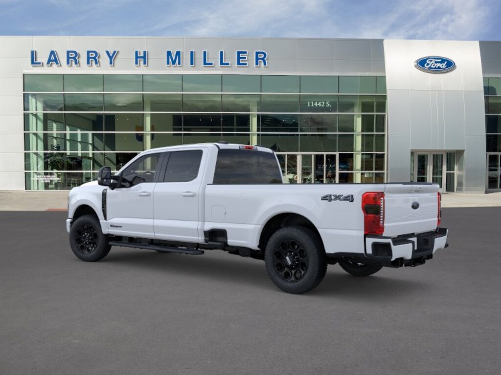 New 2026 Ford Super Duty F-350 SRW XLT 4WD Crew Cab 8' Box V8 Engine