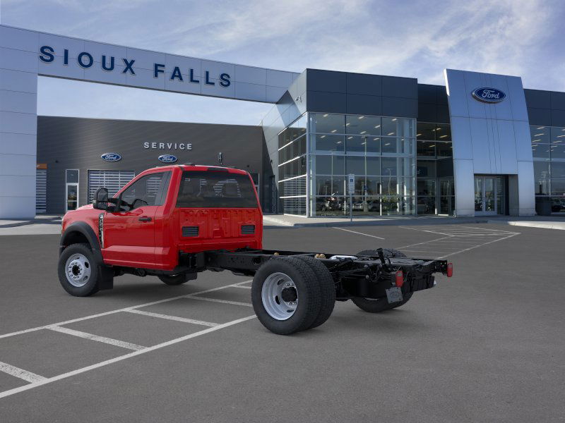 2025 Ford F-450 photo 2