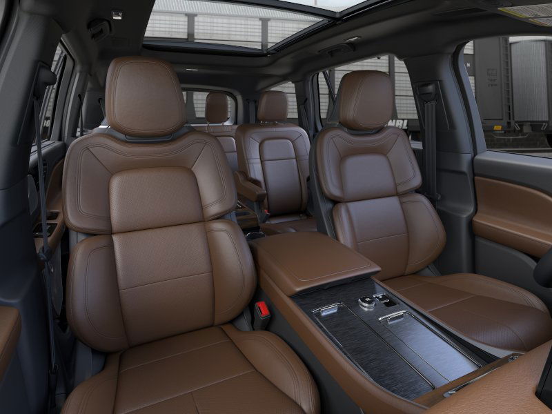 Thumbnail: 2025 Lincoln Aviator - 32