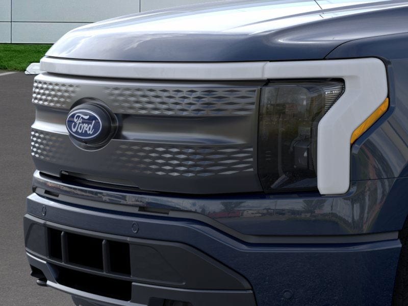 2025 Ford F-150 Lightning Flash - Photo 17