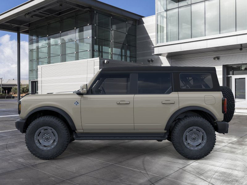 2025 Ford Bronco Outer Banks photo 3