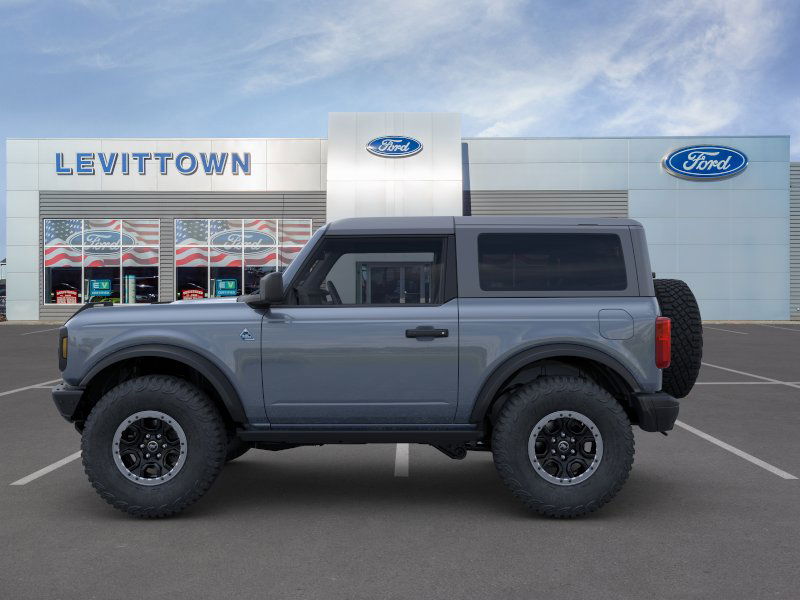 2024 Ford Bronco Black Diamond photo 2