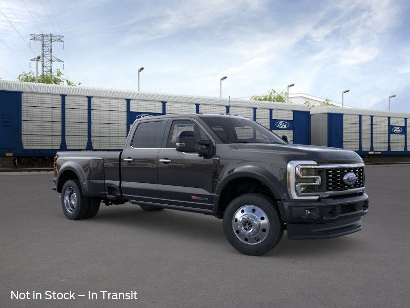 2026 Ford F-450 Super Duty Platinum's photo