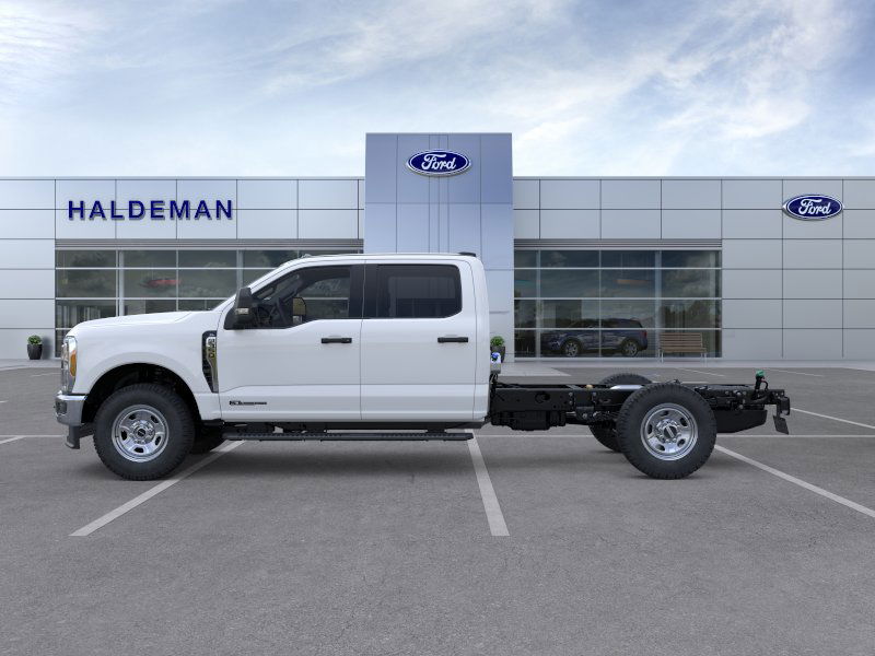 2026 Ford F-350 photo 3