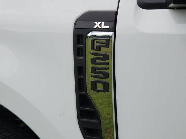 2025 Ford Super Duty F-250 SRW F-250 XL