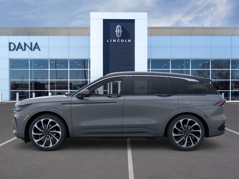 2025 Lincoln Nautilus Black Label photo 3
