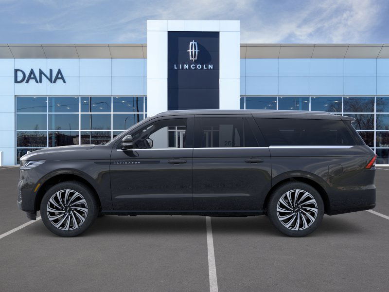 2025 Lincoln Navigator Black Label photo 3