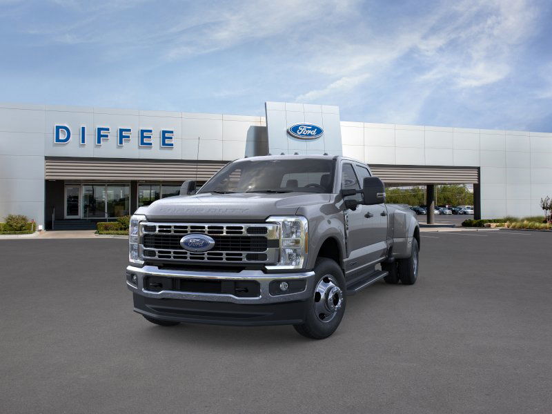 2025 Ford F-350 XLT photo 2