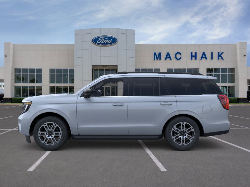 2025 Ford Expedition photo 2