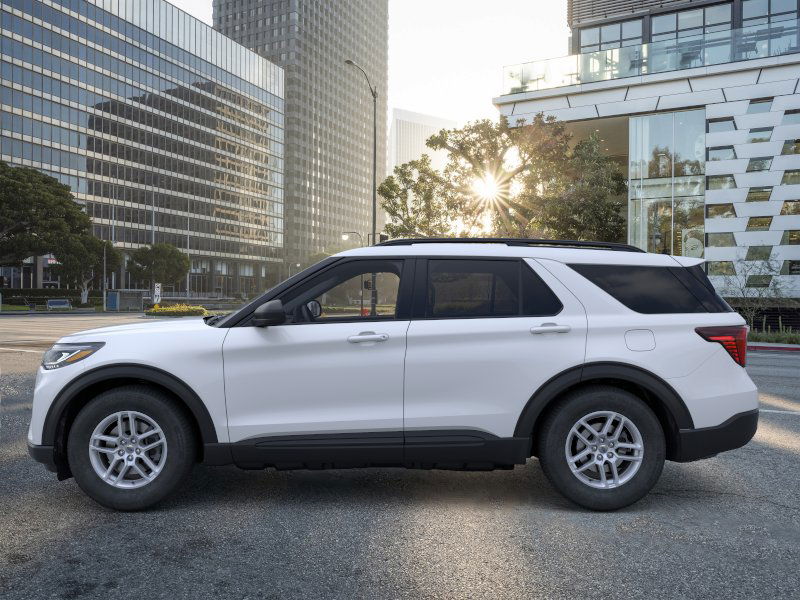 2026 Ford Explorer photo 2