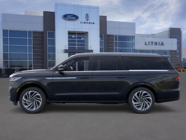 Thumbnail: 2025 Lincoln Navigator L - 26