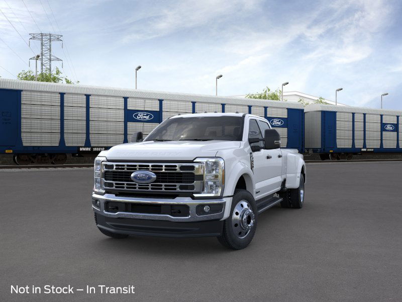 2025 Ford F-450 XLT photo 2