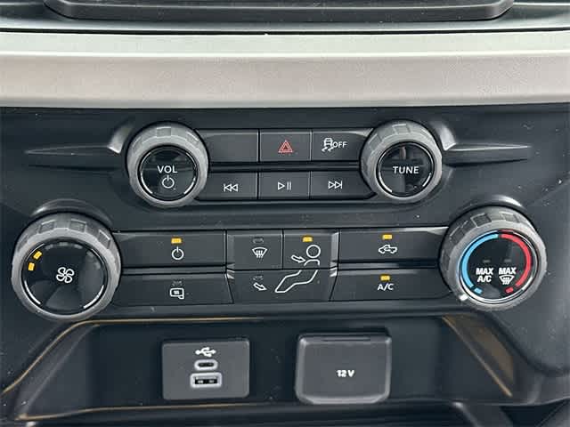 Thumbnail: 2025 Ford Econoline - 38