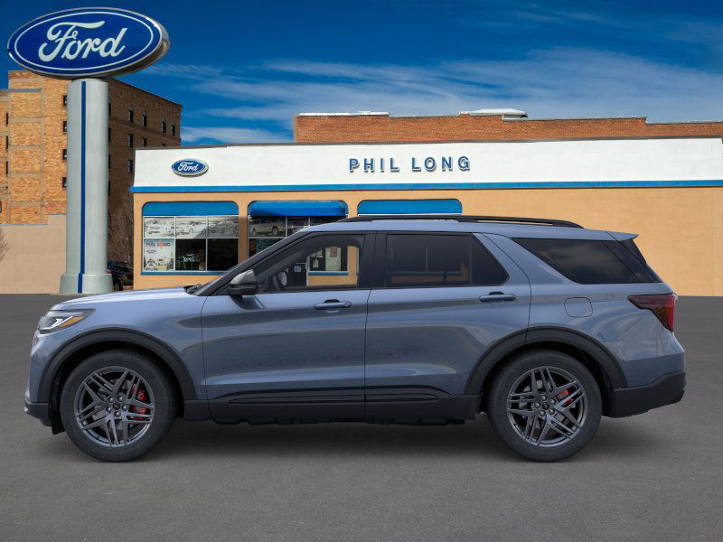 2025 Ford Explorer ST photo 2