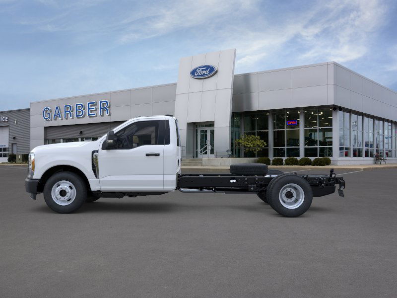 2025 Ford F-350 photo 3