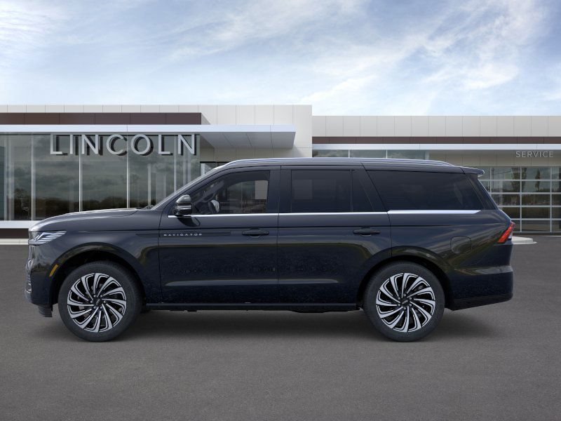 2025 Lincoln Navigator Black Label photo 3