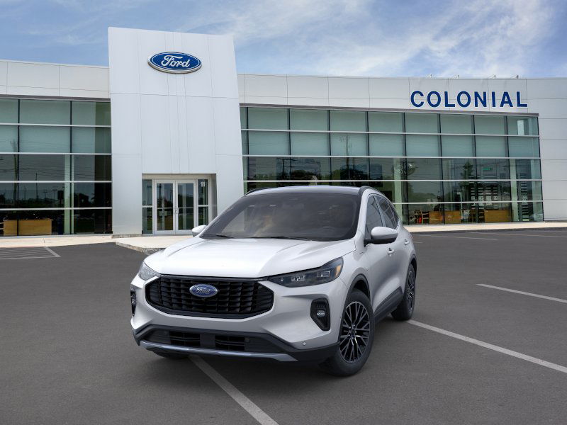 2024 Ford Escape Titanium photo 2